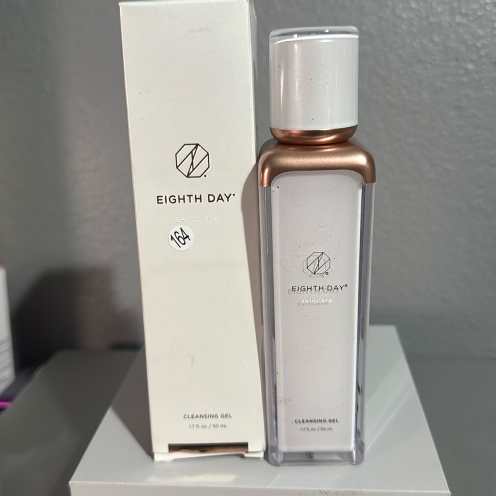 Eighth Day Cleansing Gel 1.7oz exfoliative enzymes, probiotics, green tea ginger